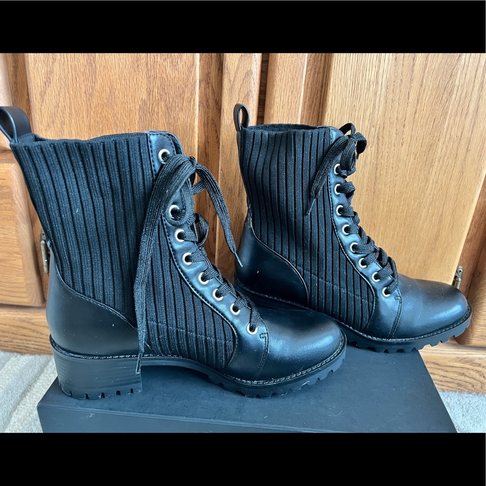 Size 8 Le Chateau